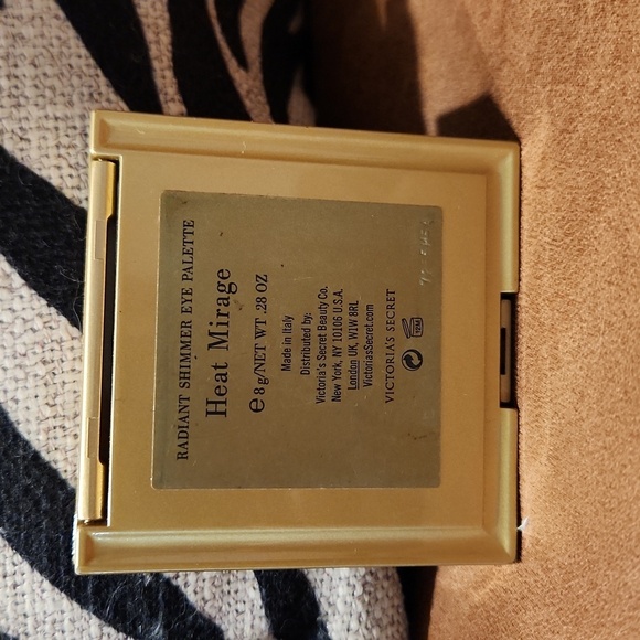 Victoria's Secret Radiant Shimmer Eye Palette Heat Mirage - Picture 5 of 5